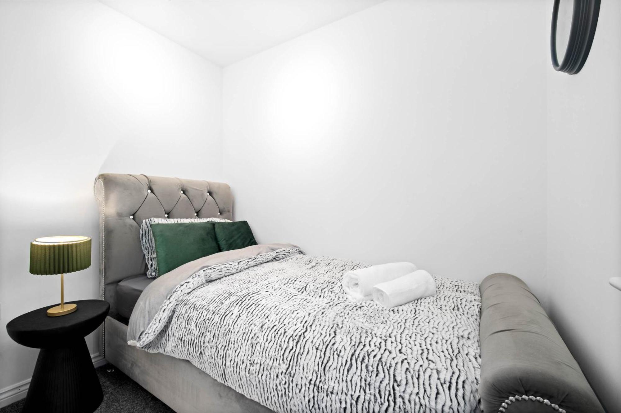 Harmony House 3 Bedroom New Build For Families, Contractors, Black Country Museum Sleeps 6 Tipton Exteriér fotografie