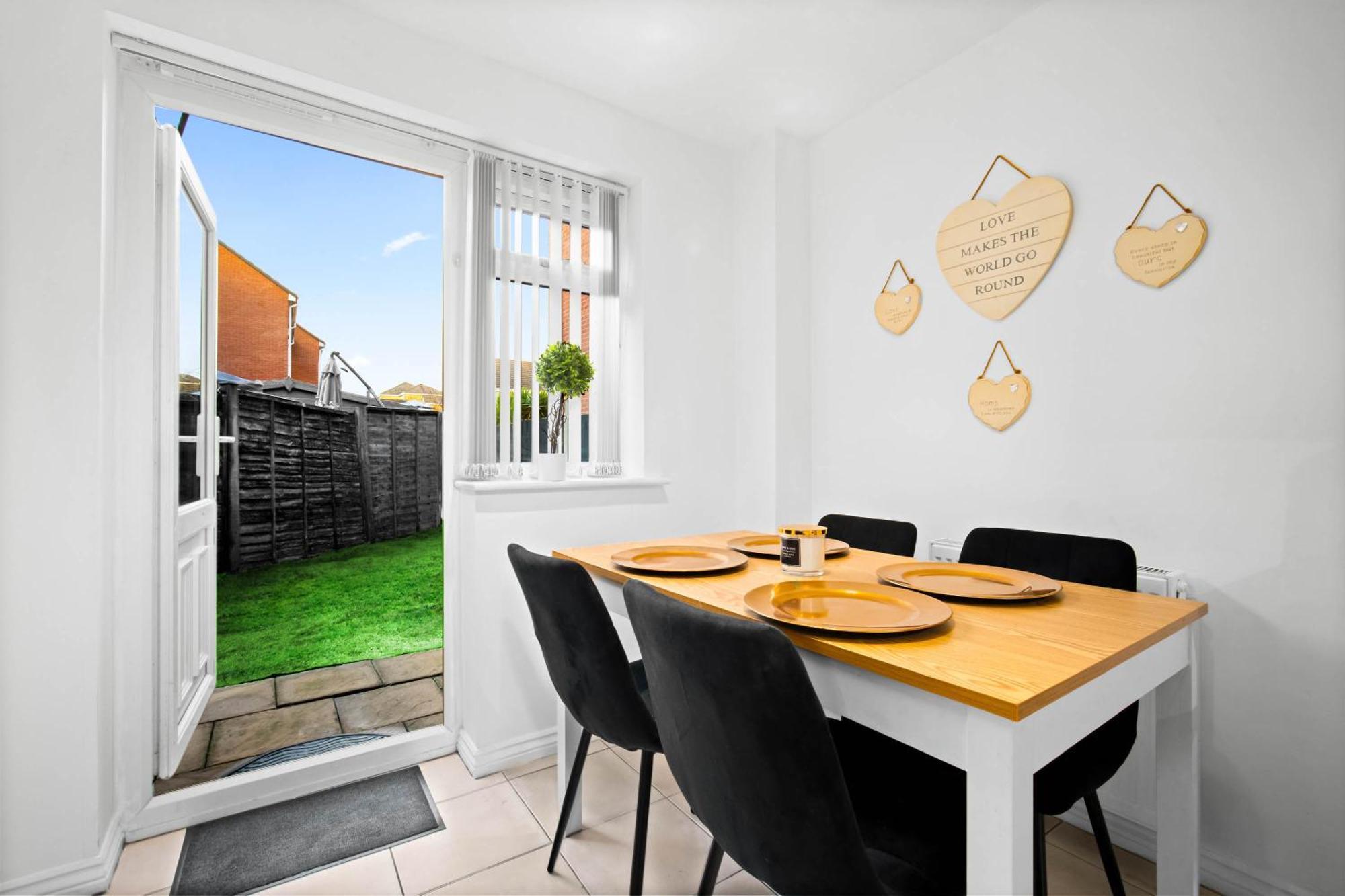 Harmony House 3 Bedroom New Build For Families, Contractors, Black Country Museum Sleeps 6 Tipton Exteriér fotografie