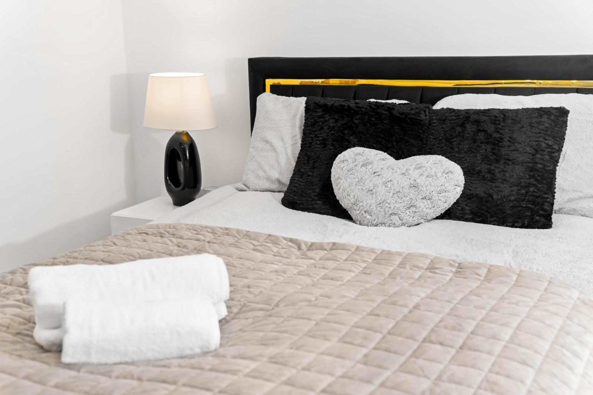 Harmony House 3 Bedroom New Build For Families, Contractors, Black Country Museum Sleeps 6 Tipton Exteriér fotografie